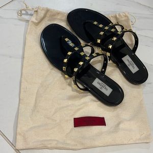 Valentino Garavani Rock Stud flip flop